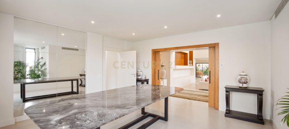 5 bedrooms Villa in Cascais, Portugal No. 44915 18