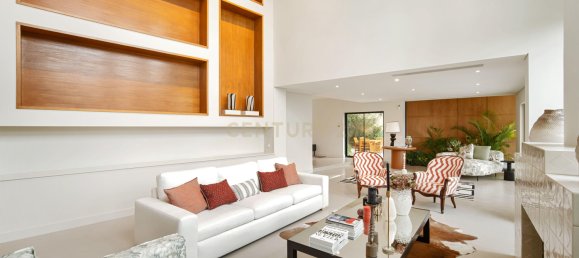 5 bedrooms Villa in Cascais, Portugal No. 44915 8