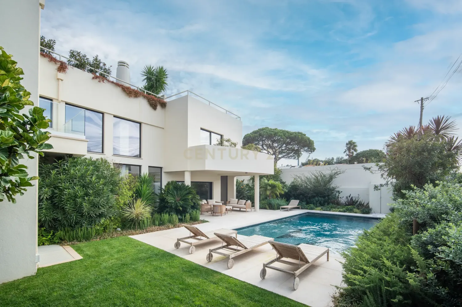 5 bedrooms Villa in Cascais, Portugal No. 44915