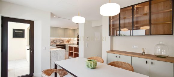 5 bedrooms Villa in Cascais, Portugal No. 44915 21