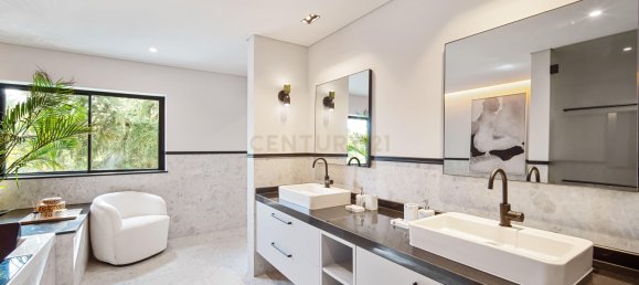 5 bedrooms Villa in Cascais, Portugal No. 44915 28