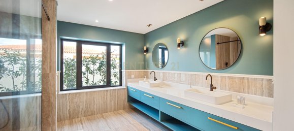 5 bedrooms Villa in Cascais, Portugal No. 44915 39