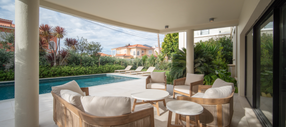 5 bedrooms Villa in Cascais, Portugal No. 44915 4