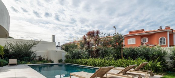 5 bedrooms Villa in Cascais, Portugal No. 44915 3