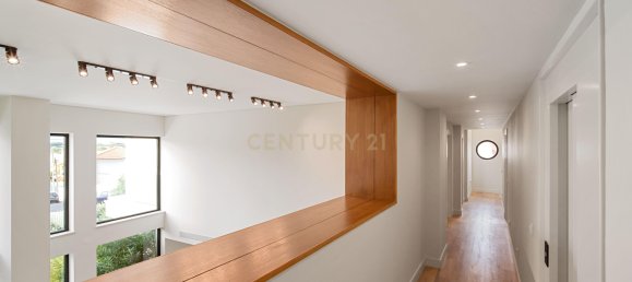 5 bedrooms Villa in Cascais, Portugal No. 44915 23