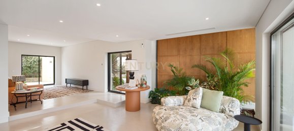 5 bedrooms Villa in Cascais, Portugal No. 44915 11