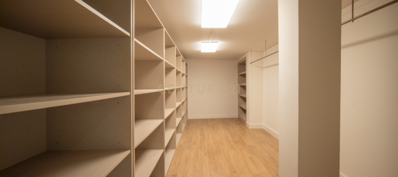 5 bedrooms Villa in Cascais, Portugal No. 44915 46