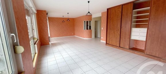 Apartamento de 3 dormitorios en Chalons-en-Champagne, France No. 320113 2