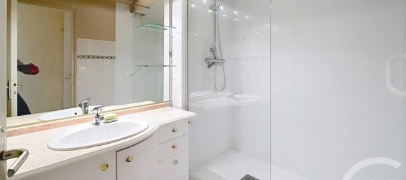 Apartamento de 3 dormitorios en Chalons-en-Champagne, France No. 320113 10