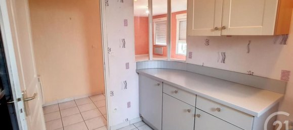 Apartamento de 3 dormitorios en Chalons-en-Champagne, France No. 320113 8
