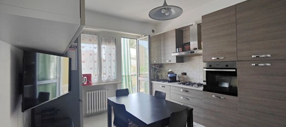 3 Schlafzimmer Wohnung in Piossasco, Italy, Nr. 333112 3