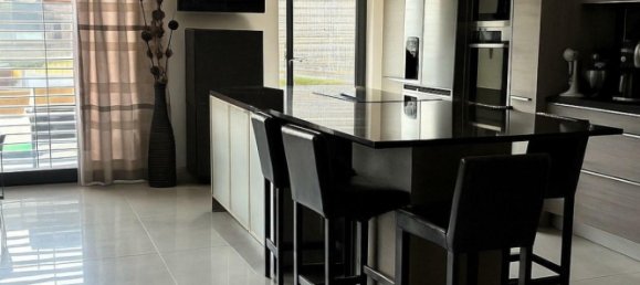 3 bedrooms House in Forbach, France No. 300498 3