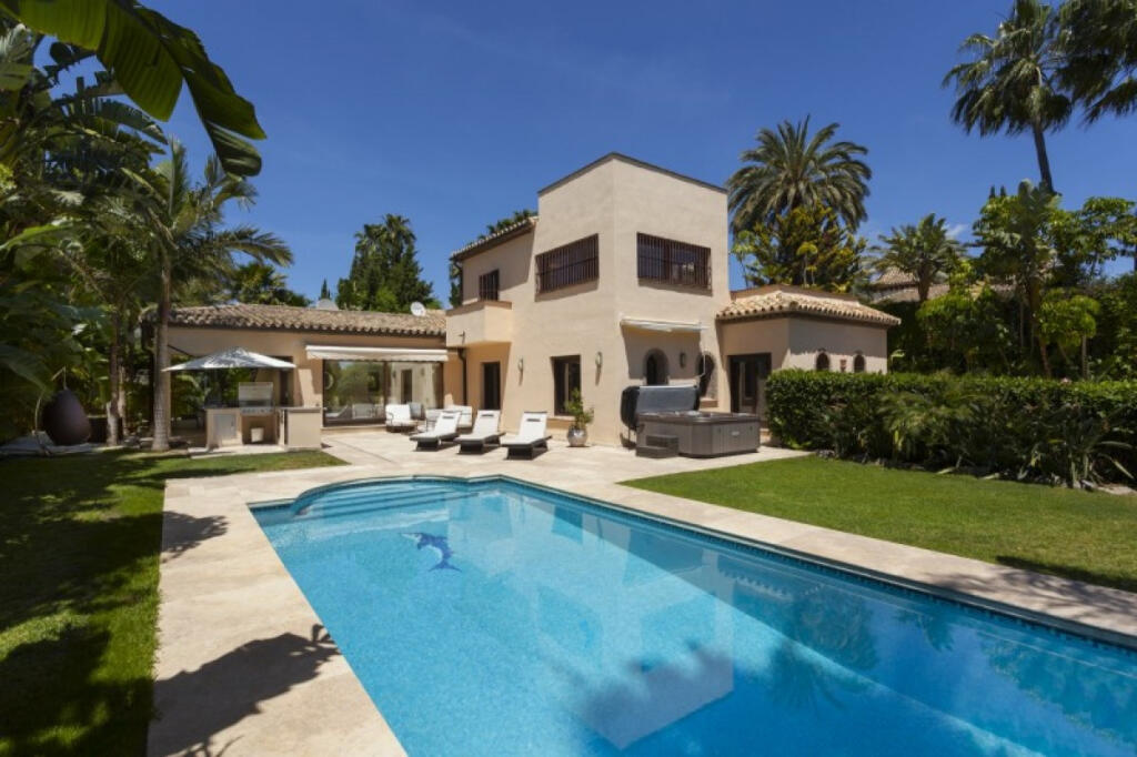 Villa T5 em Marbella, Spain N.º 64934