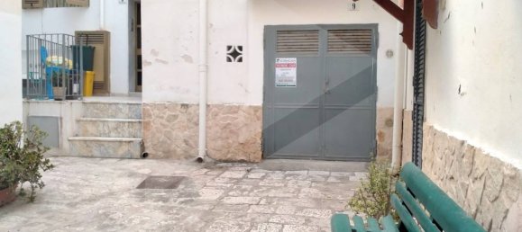 1 room Commercial property in Monopoli, Italy No. 20478 2
