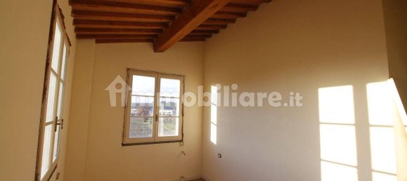 1 bedroom Apartment in Vinci, Italy No. 130228 2