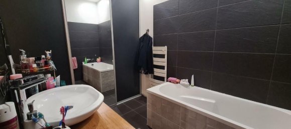 2 chambres Appartement à Saint-Étienne, France No. 200936 8