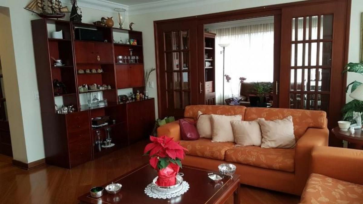 3 bedrooms House in Bogota, Colombia No. 9976