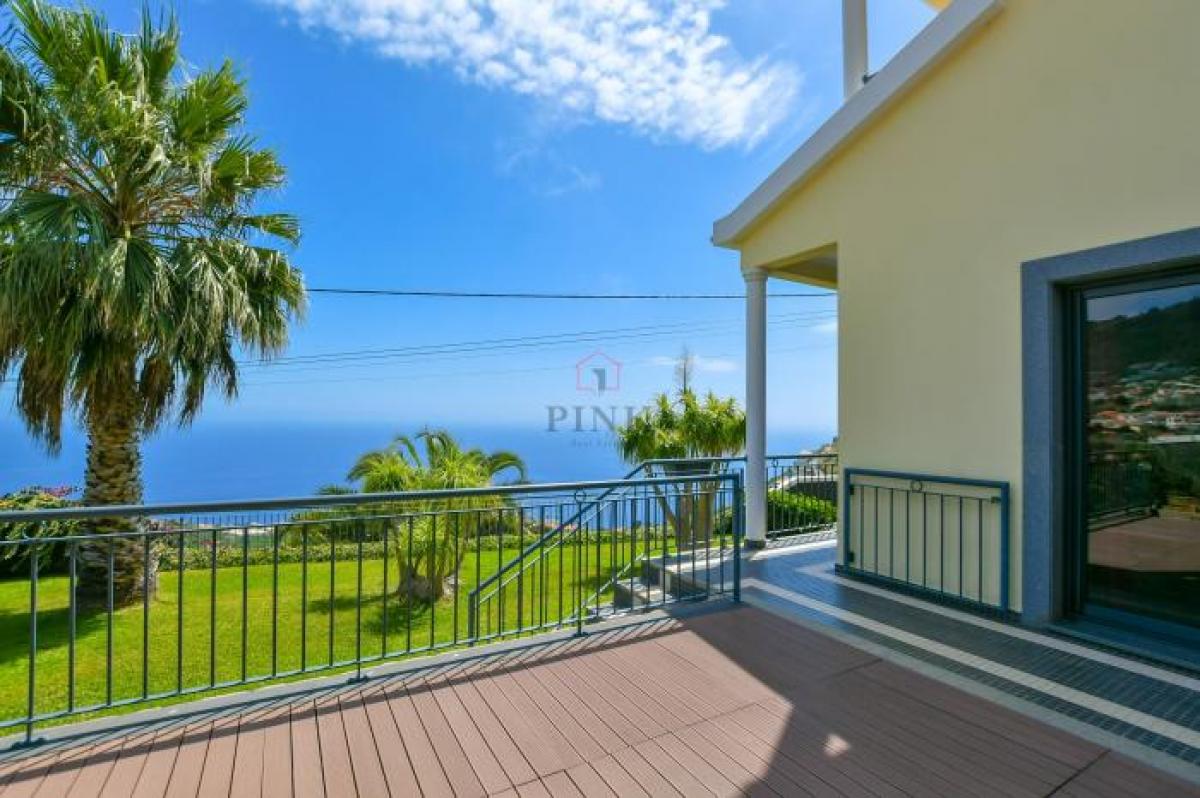 3 bedrooms Villa in Calheta, Portugal No. 1376