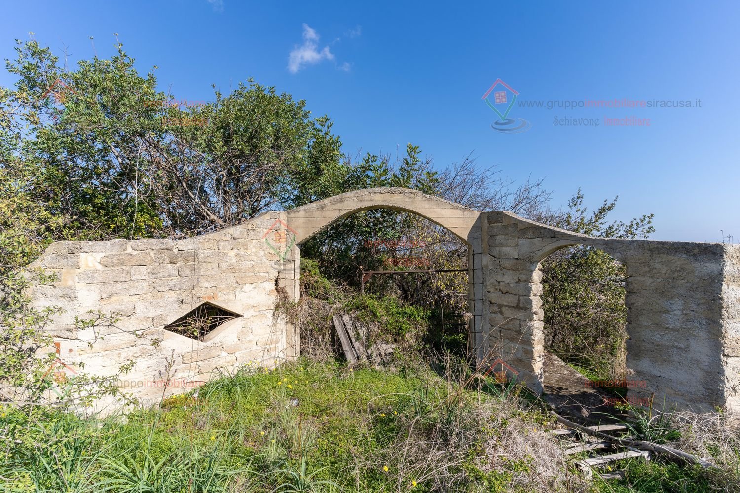  قطعة أرض في Syracuse, Italy 846متر مربع رقم 244557