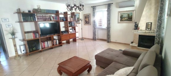 3 Schlafzimmer Haus in Zagarolo, Italy, Nr. 323556 10