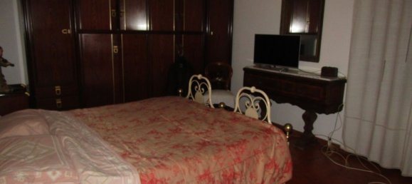 4 rooms House in Carrara, Italy No. 48141 8