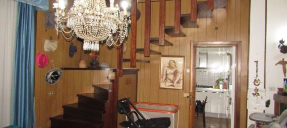 4 rooms House in Carrara, Italy No. 48141 38