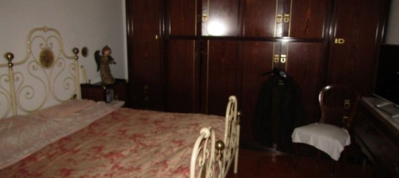 4 rooms House in Carrara, Italy No. 48141 49