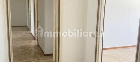 Квартира с 3 спальнями в Галларате, Италия № 330999 10