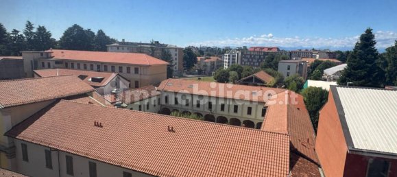 Квартира с 3 спальнями в Галларате, Италия № 330999 8