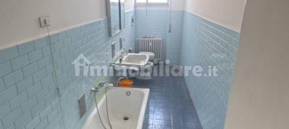 Квартира с 3 спальнями в Галларате, Италия № 330999 24