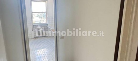 Квартира с 3 спальнями в Галларате, Италия № 330999 16