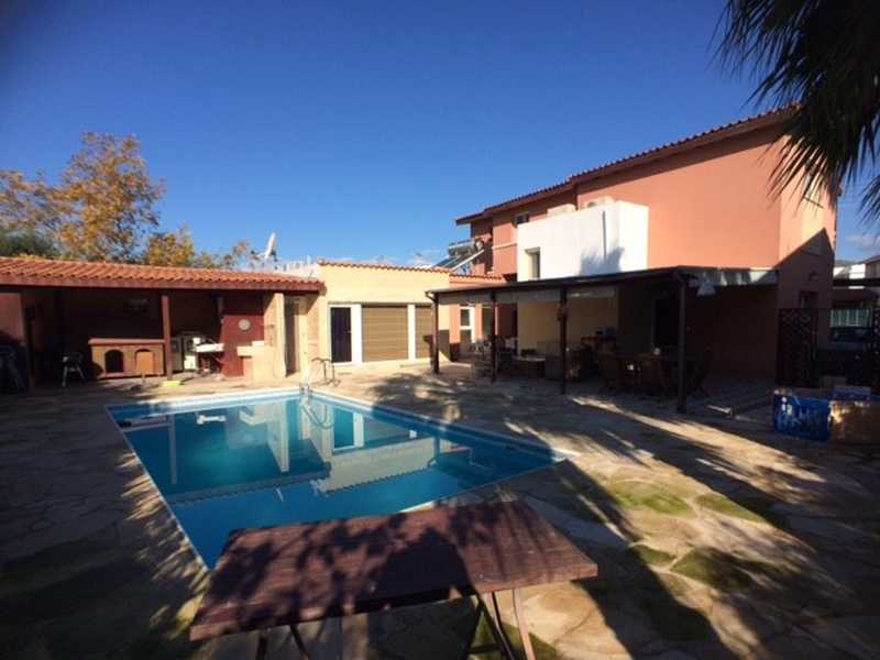 5 bedrooms House in Pyrgos, Cyprus No. 13578