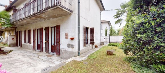 3 bedrooms Apartment in Besana in Brianza, Italy No. 134978 4