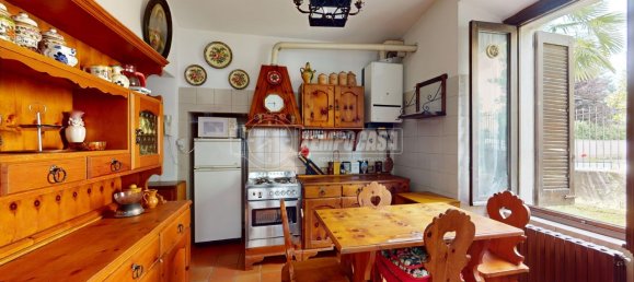 3 bedrooms Apartment in Besana in Brianza, Italy No. 134978 3
