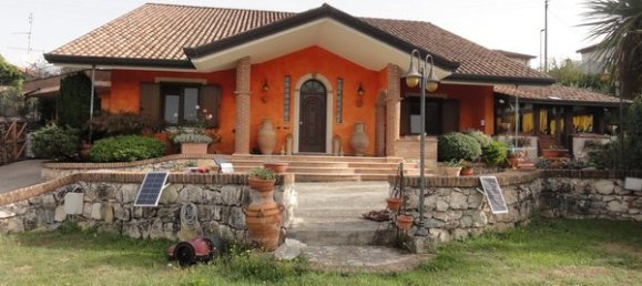 7 rooms Villa in Ceccano, Italy No. 89200 2