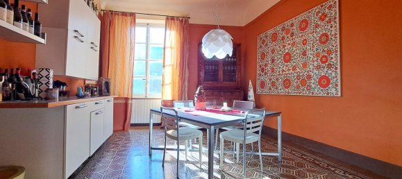6 rooms Apartment in Lucca, Italy No. 114666 2