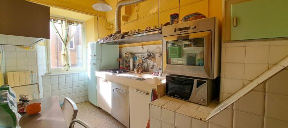 6 rooms Apartment in Lucca, Italy No. 114666 5