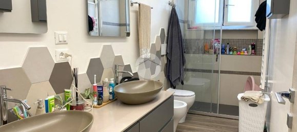 2 chambres Appartement à Genoa, Italy No. 352391 14