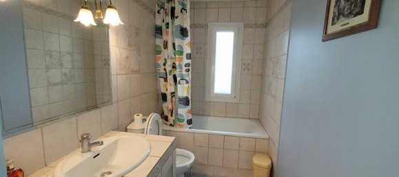 Casa de 4 dormitorios en Orleans, France No. 49390 8