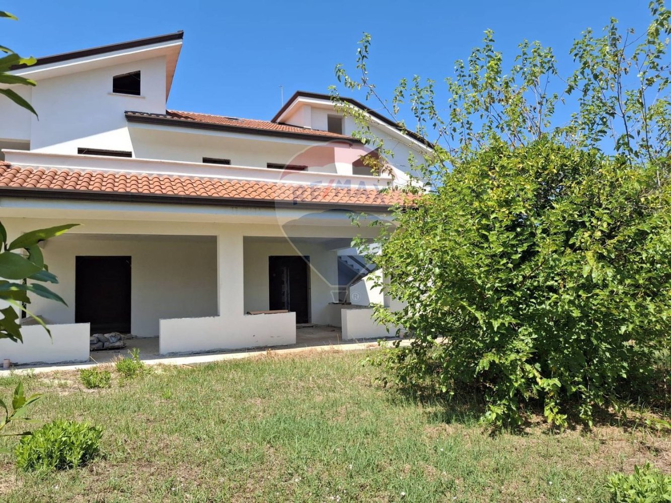 8 rooms Villa in Minturno, Italy No. 268023