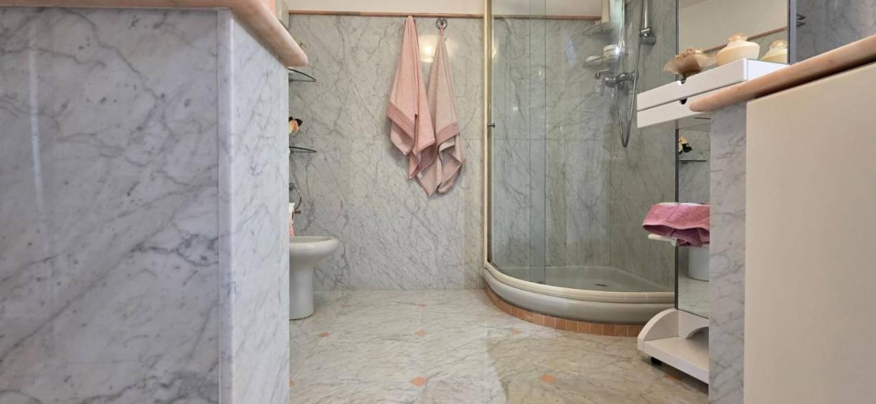 4 rooms House in Aosta, Italy No. 35903