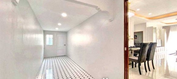 3 bedrooms House in Pattaya, Thailand No. 27098 8