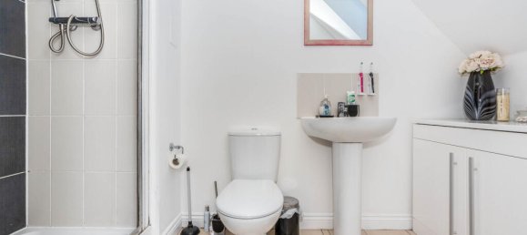 4 bedrooms House in Dartford, United Kingdom No. 10640 37