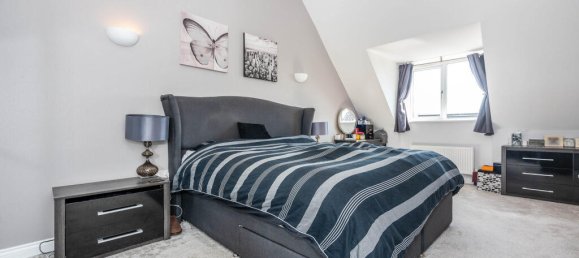 4 bedrooms House in Dartford, United Kingdom No. 10640 21