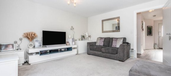 4 bedrooms House in Dartford, United Kingdom No. 10640 11