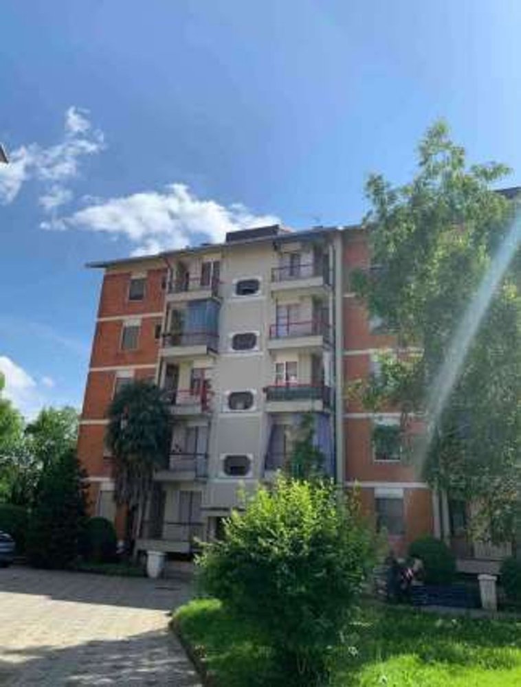 4 rooms Apartment in Limbiate, Italy No. 334539