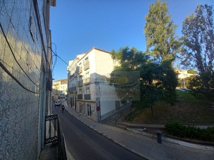 193m² Building in Lisbon, Portugal No. 102631