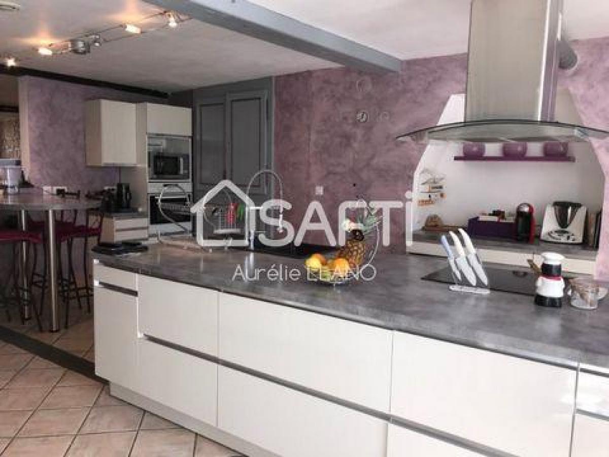 3 bedrooms House in Charras, France No. 26353