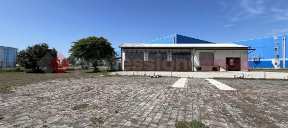 Casa de 6 habitaciónes en Isola Rizza, Italy No. 283819 19