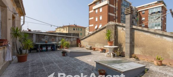 2 bedrooms House in Livorno, Italy No. 287156 6